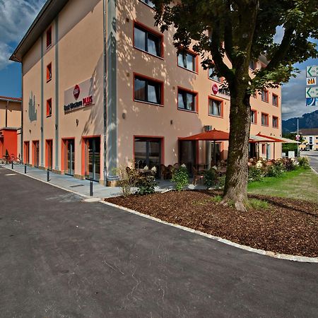 Best Western Plus, Bathurst Hotel & Suites Екстер'єр фото