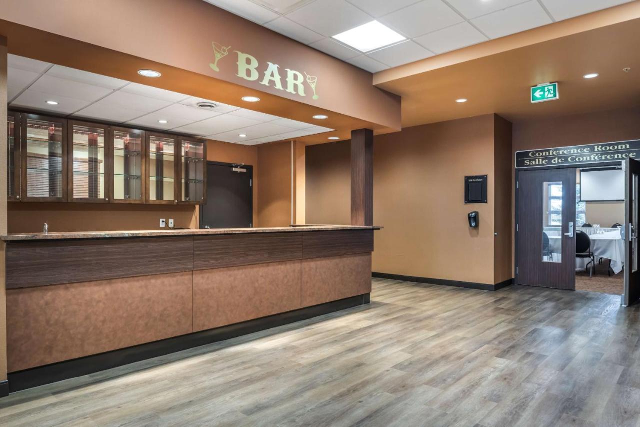 Best Western Plus, Bathurst Hotel & Suites Екстер'єр фото