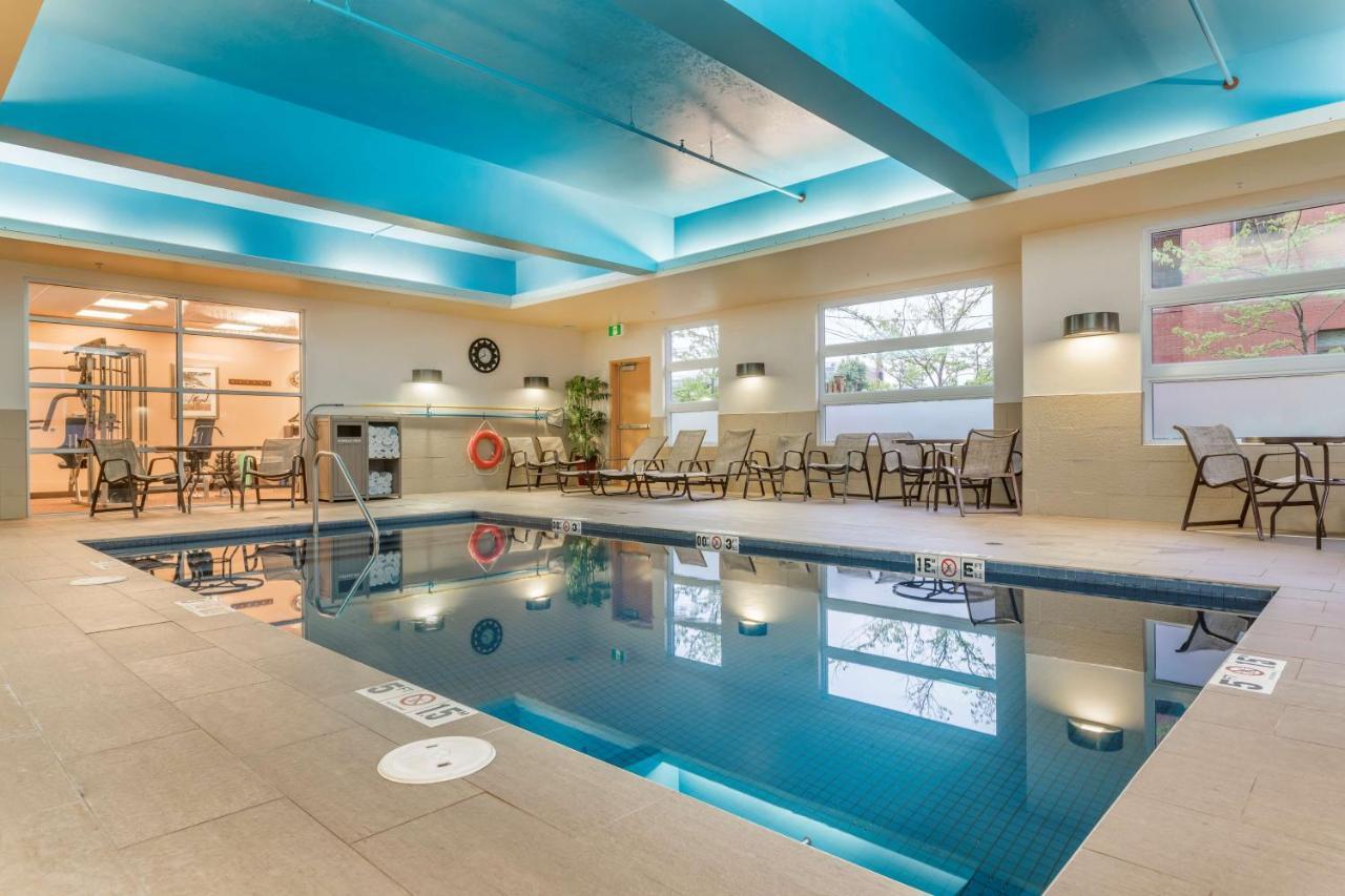 Best Western Plus, Bathurst Hotel & Suites Екстер'єр фото