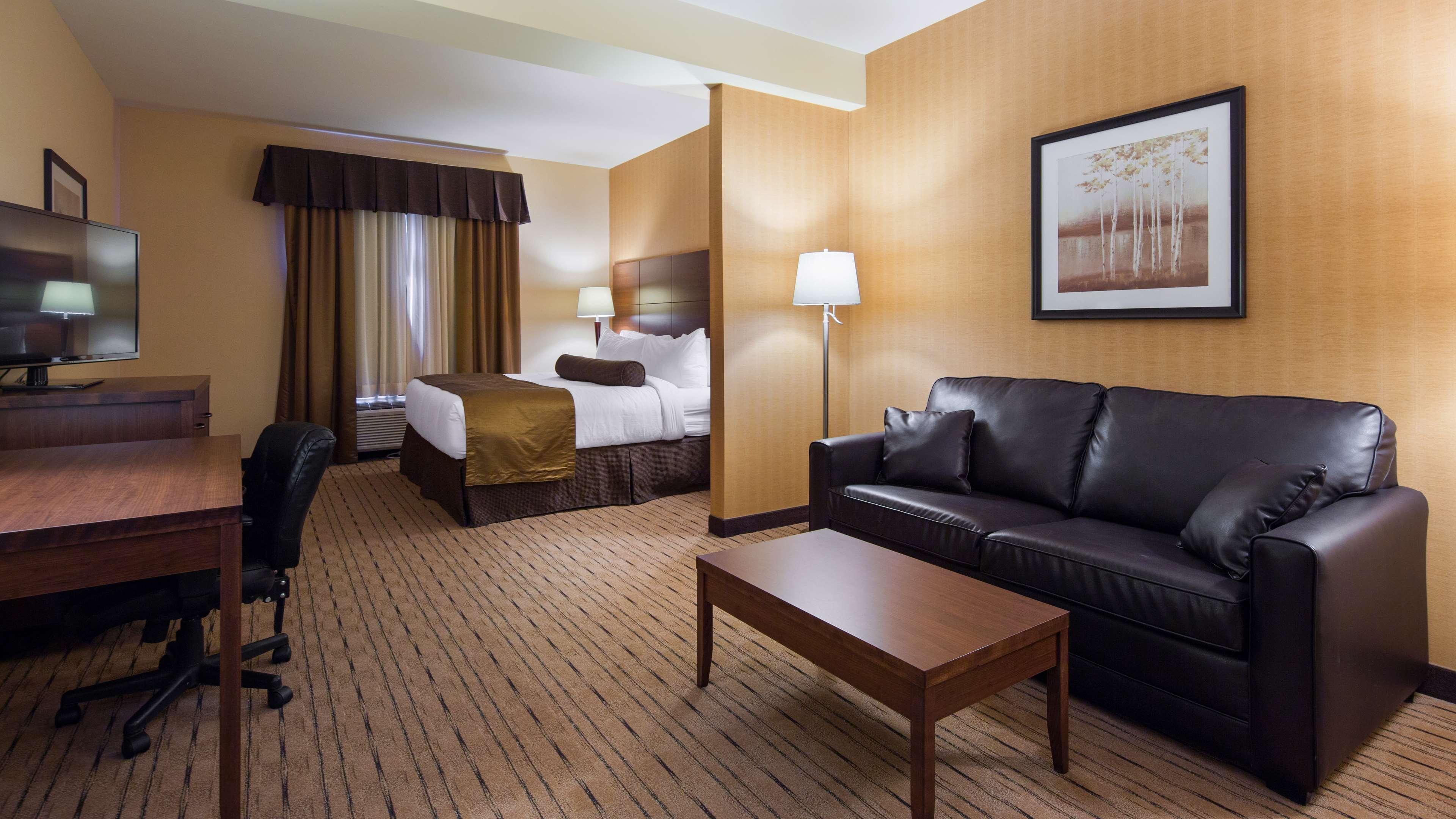 Best Western Plus, Bathurst Hotel & Suites Екстер'єр фото