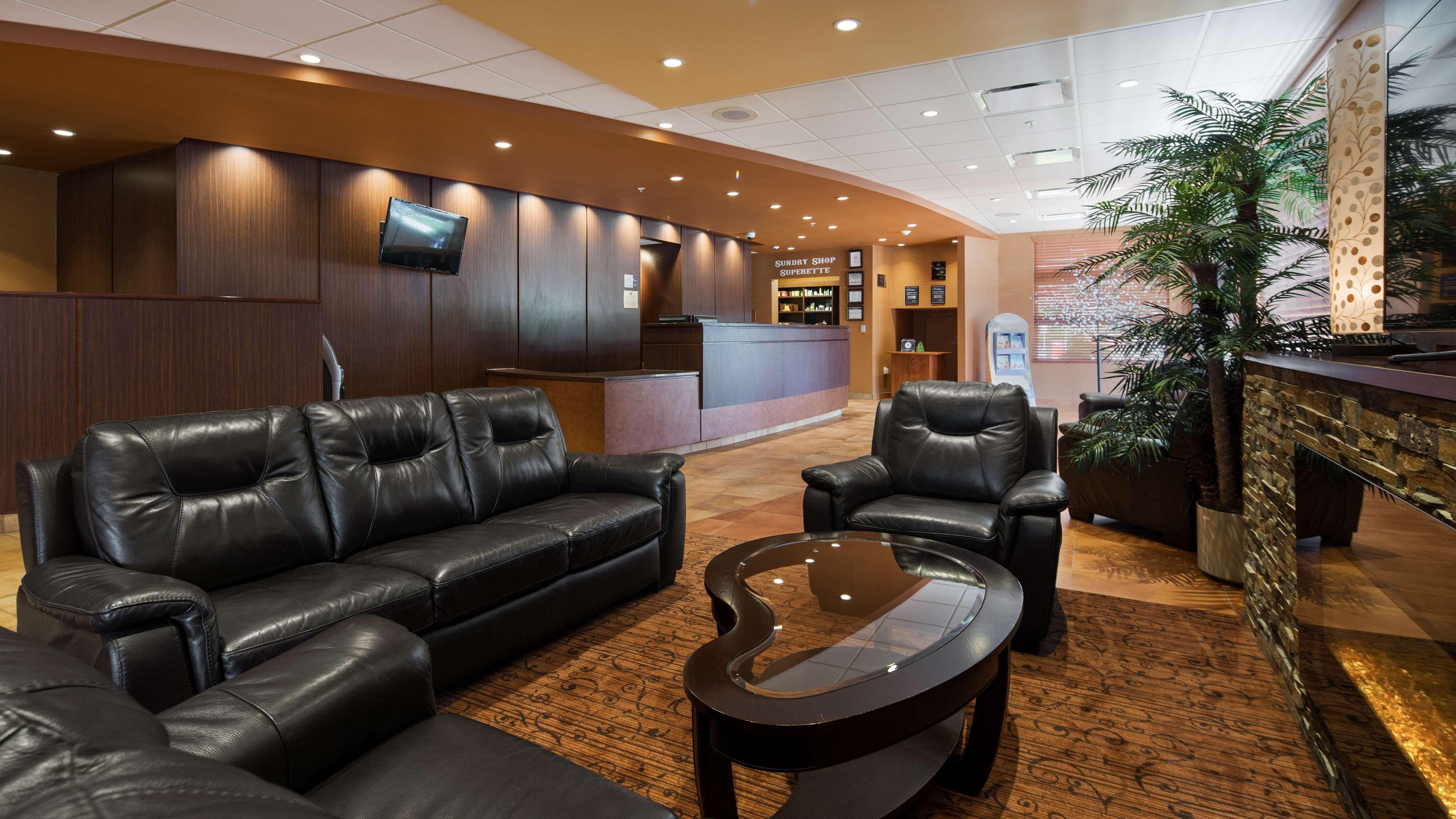Best Western Plus, Bathurst Hotel & Suites Екстер'єр фото