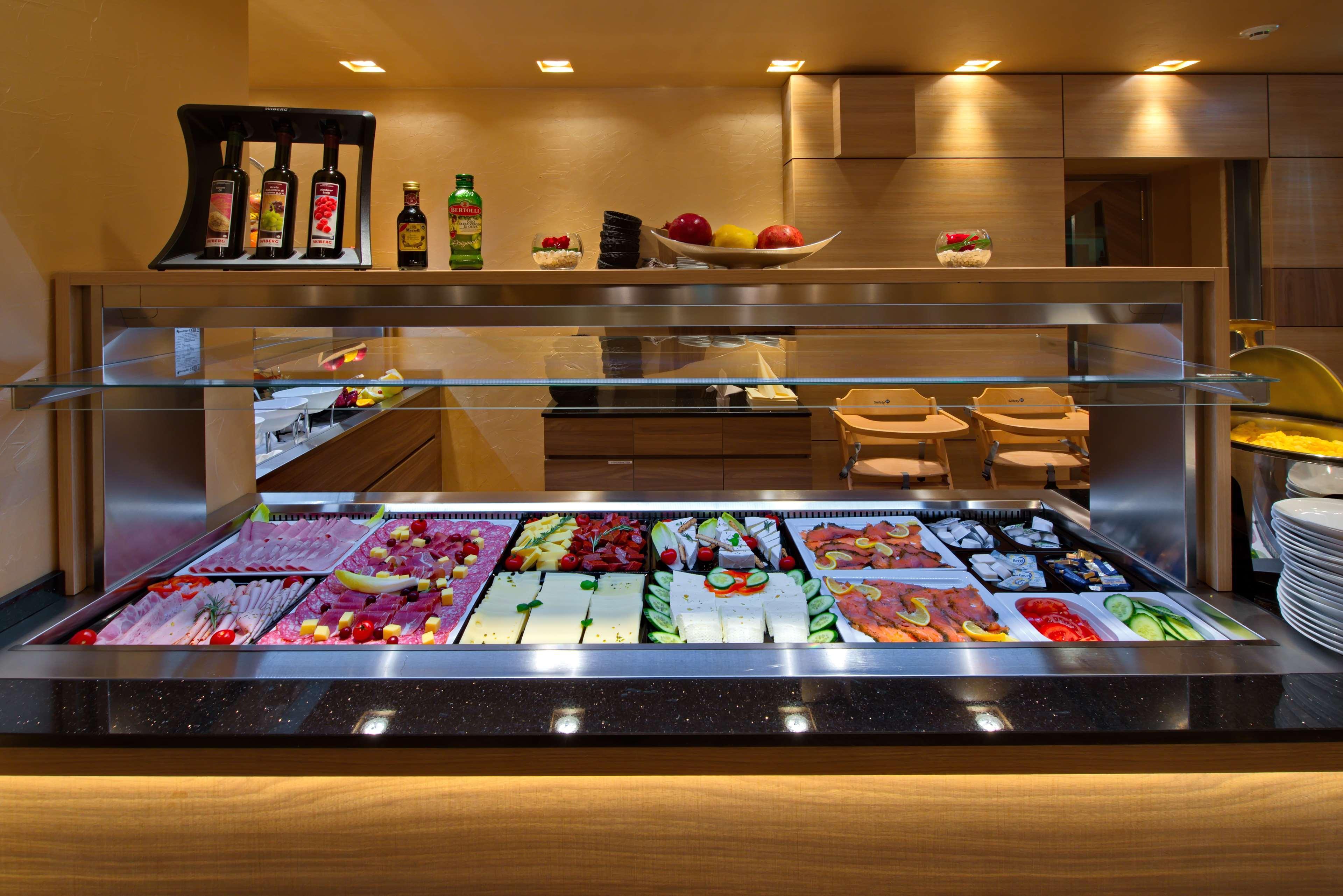 Best Western Plus, Bathurst Hotel & Suites Екстер'єр фото