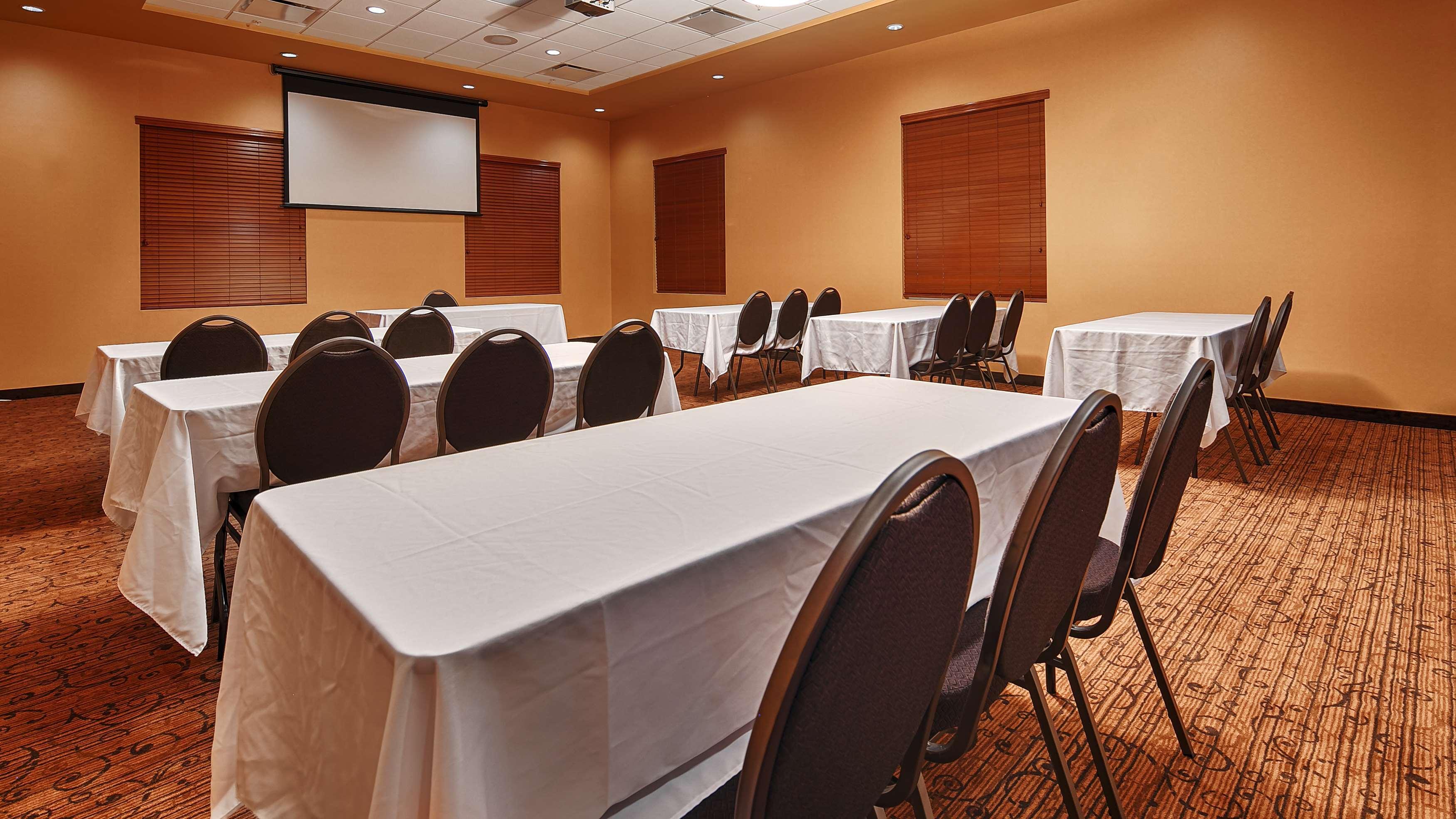 Best Western Plus, Bathurst Hotel & Suites Екстер'єр фото