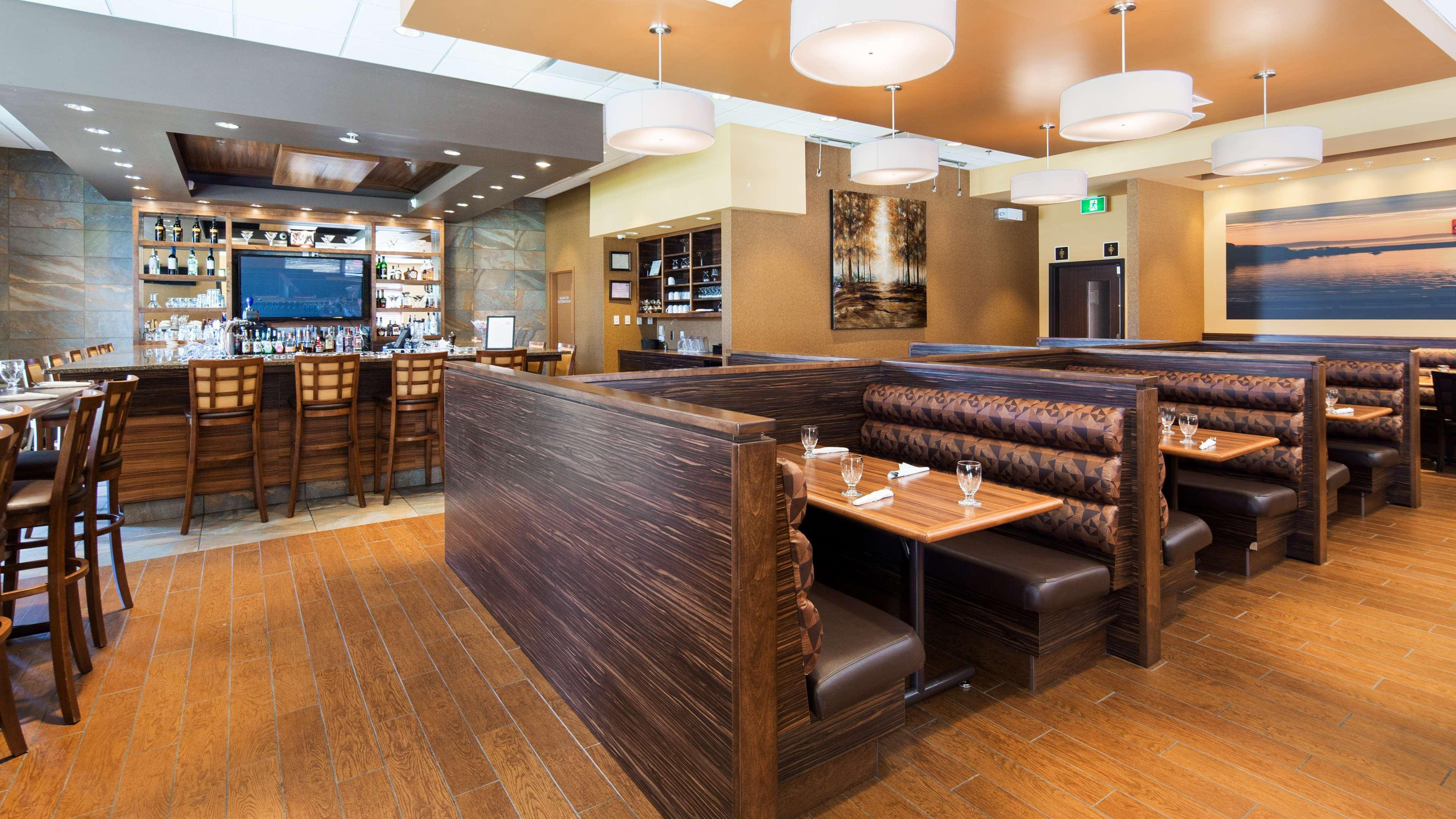 Best Western Plus, Bathurst Hotel & Suites Екстер'єр фото